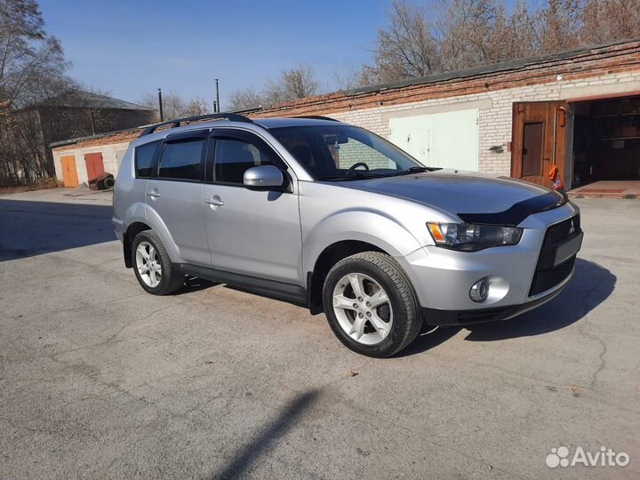 Mitsubishi Outlander 2.4 CVT, 2011, 211 500 км