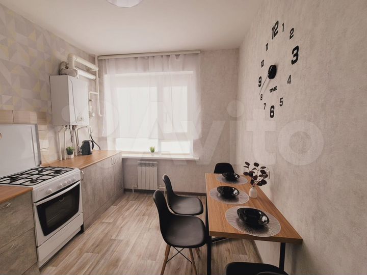 2-к. квартира, 60 м², 1/3 эт.