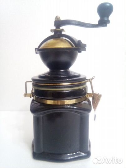 Кофемолка механическая. Керамика. Чайник