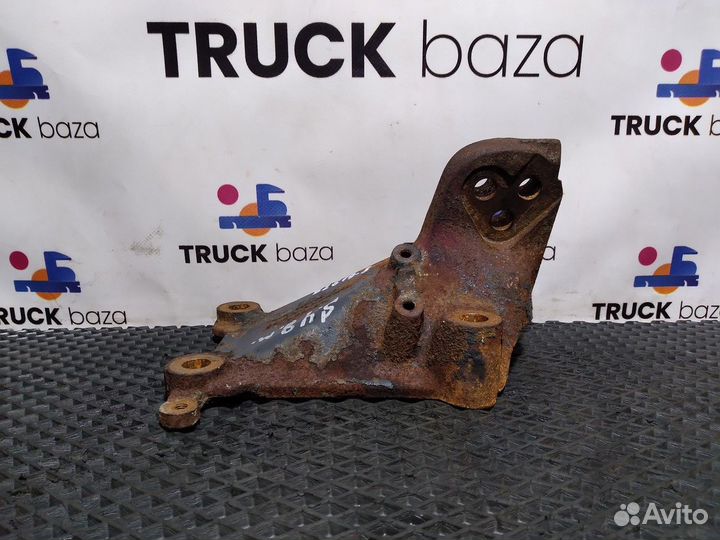 1757738 Кронштейн двигателя левый