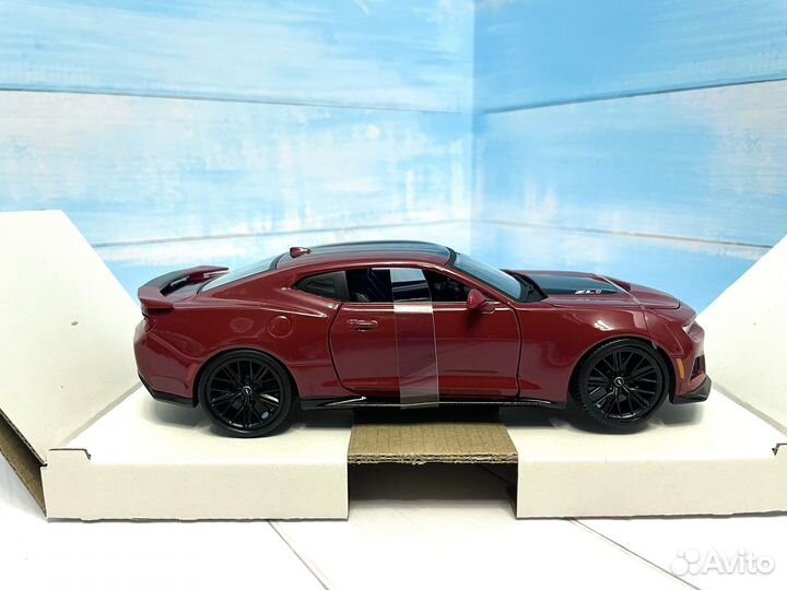 Модель автомобиля Chevrolet Camaro ZL1 1/24 Maisto