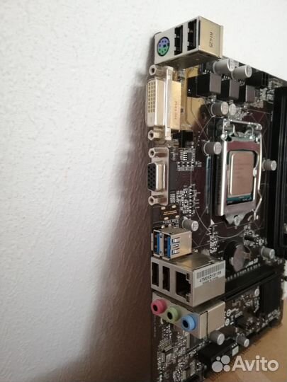 Материнская плата с процессором i3