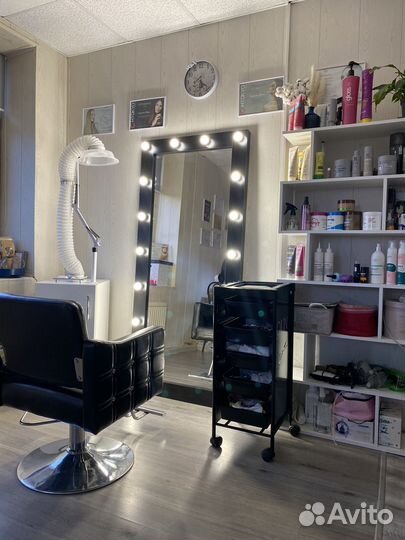 Мебель для студии красоты