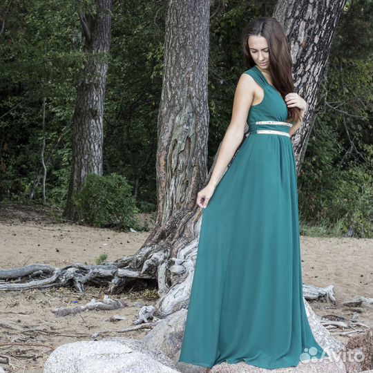 Женское платье зеленого цвета 42-46
