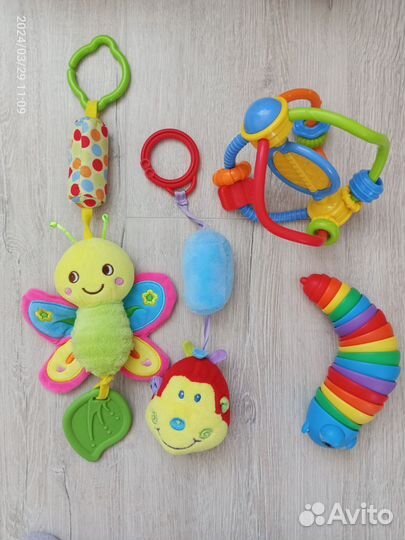 Развивающие игрушки пакетом от 3 мес