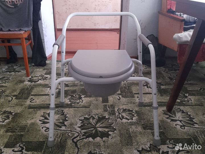Санитарный стул туалет