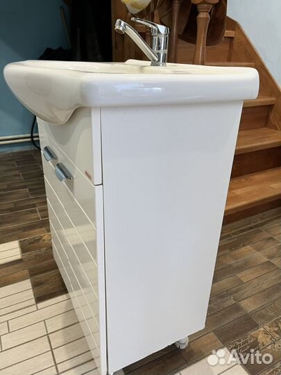 Тумба с раковиной для ванной бу