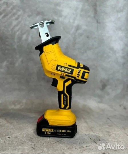 Сабельная пила аккумуляторная DeWalt 18V