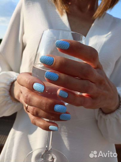 Лаковые полоски для маникюра