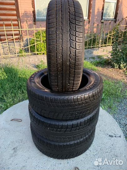 Triangle TR777 235/60 R18