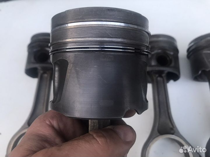 Поршня с шатунами Ленд Ровер Дискавери