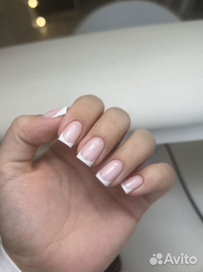Модель на маникюр с покрытием