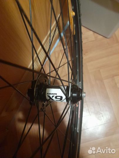 Колесо 28 на втулке Sram X9