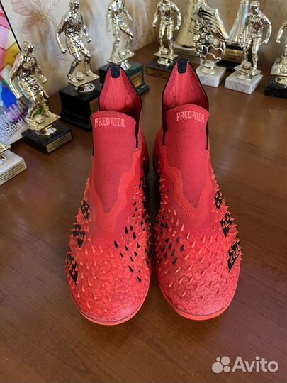 Шипованные футбольные бутсы adidas predator