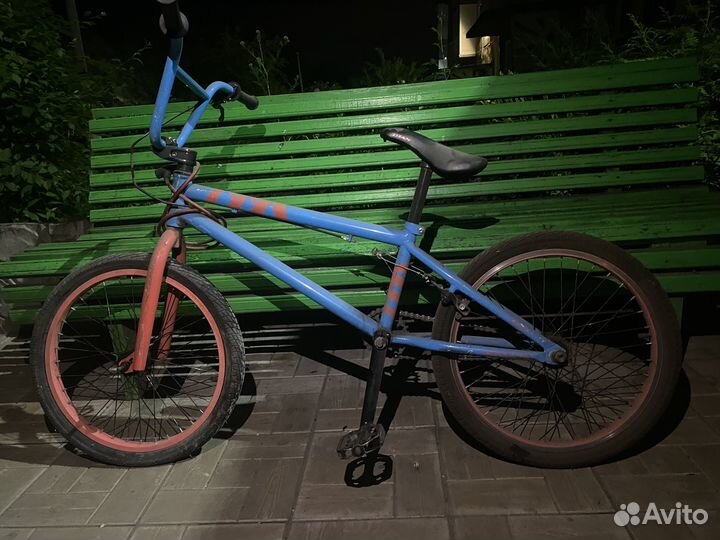 Трюковой велосипед BMX