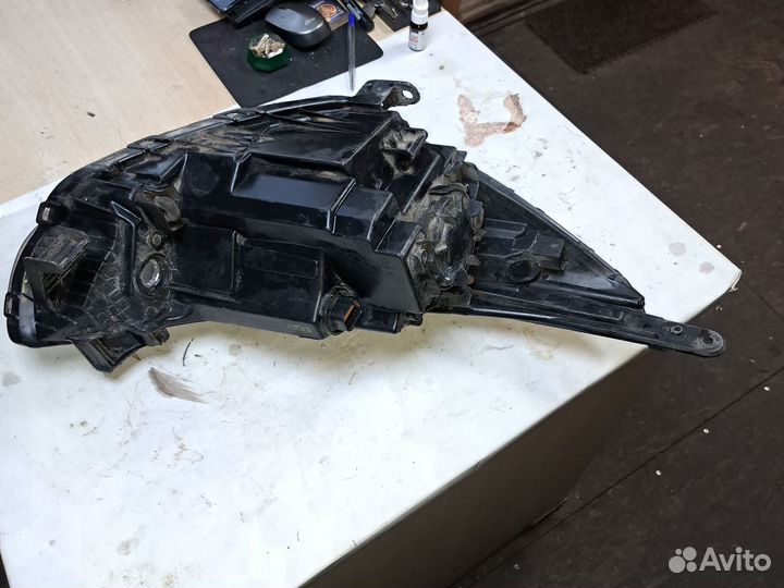 Фара передний левый Hyundai Solaris 1 до рест