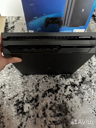 Sony PS4 Pro 1tb + Mortal Kombat 11 в подарок