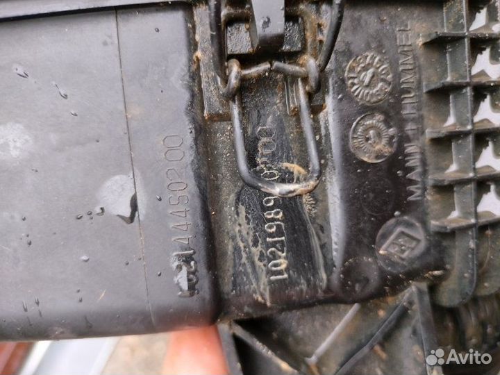 Корпус воздушного фильтра Renault Logan седан K7J