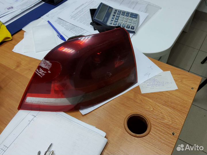 Задний фонарь на Volkswagen Touareg левый