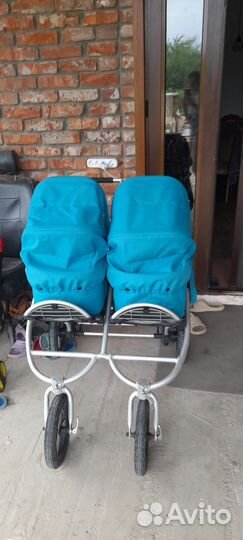 Коляска для двойни bumbleride 2 в 1