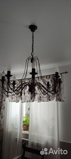 Люстра. Лампа настольная. Светильник потолочный