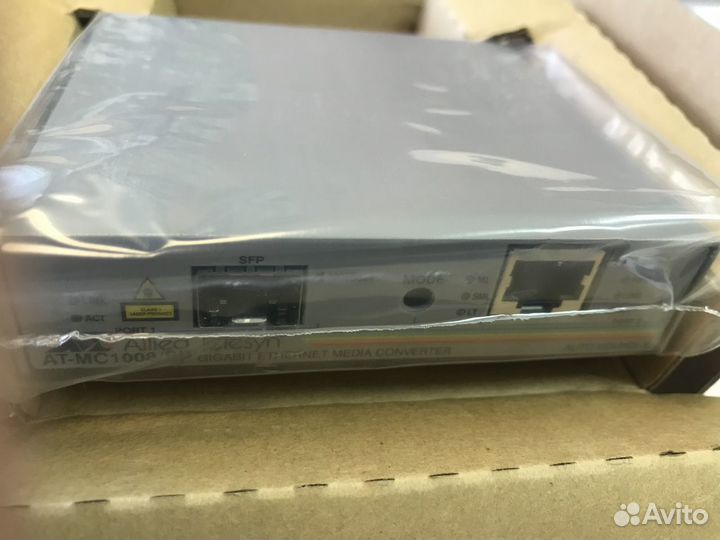 AT-MC1008/SP-20 1000T to SFP Media Converter