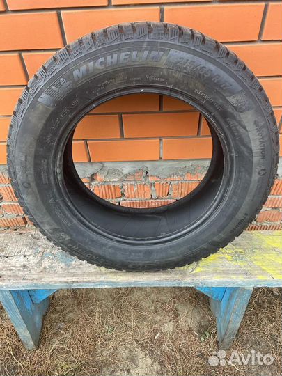 Michelin X-Ice North 4 215/65 R17
