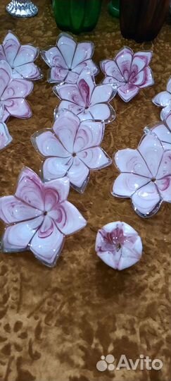 Стеклянные цветы -плафоны для люстры