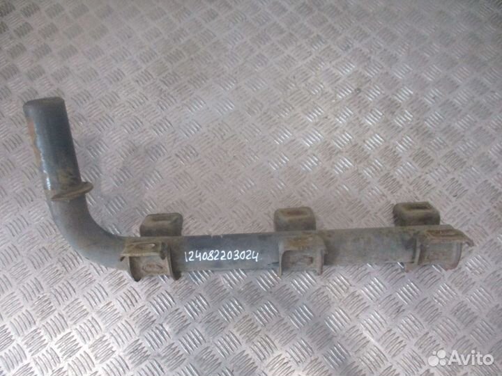 Кронштейн нижнего корпуса подножки Iveco 41218938