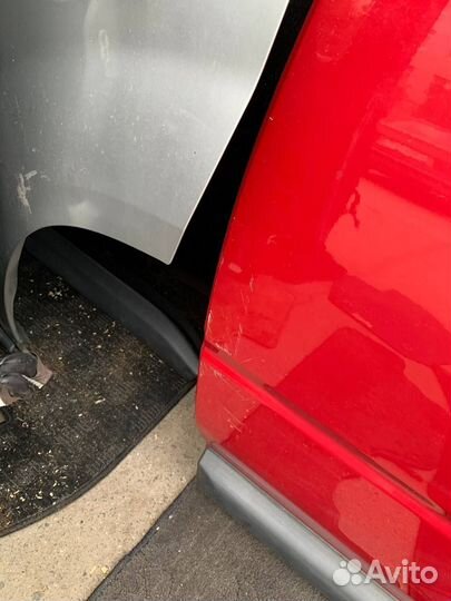 Левая задняя дверь Ниссан Икстрейл T31