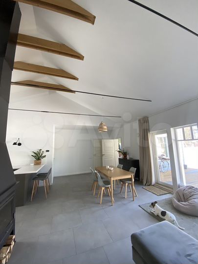 Дом 158 м² на участке 7 сот.