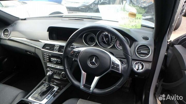 Панель приборов Мерседес W204 амг