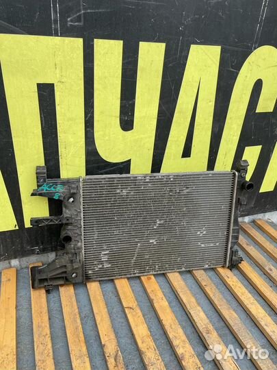 Радиатор охлаждения Шевроле Круз АКПП