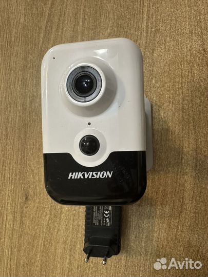 Камера hikvision DS-2CD2423G0-IW
