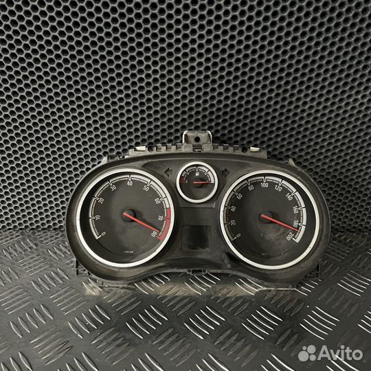 Панель приборов Opel Corsa