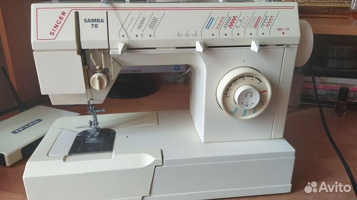 Продам швейную машинку