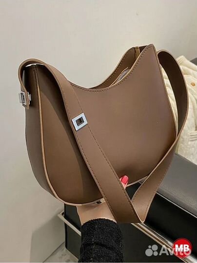 Сумка женская багет нежного цвета