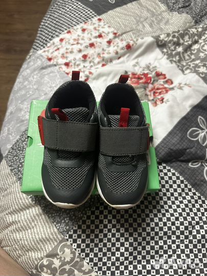 Кроссовки детские