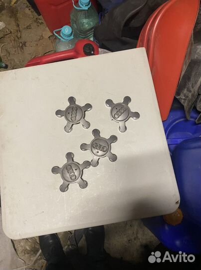 Колпачки на литые диски audi