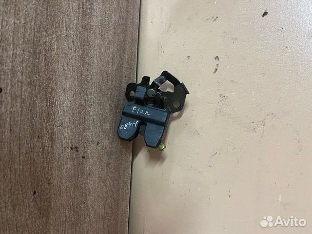 Замок багажника Hyundai Elantra 2000-2005