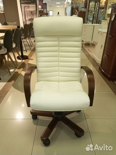 Кресло руководителя натуральная кожа