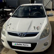 Hyundai i20 1.4 MT, 2010, битый, 240 000 км, с пробегом, цена 260 000 руб.