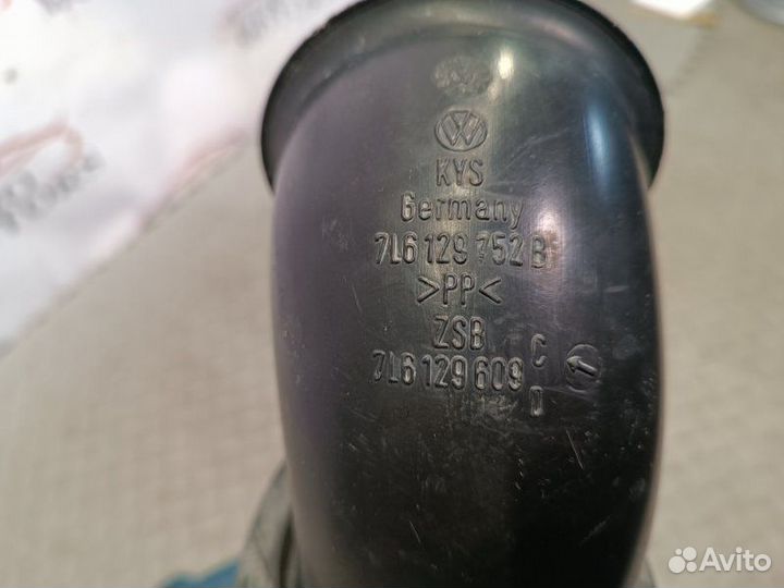 Патрубок воздушного фильтра правый Audi Q7 4LB BAR