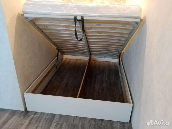 Кровать с подьемным механизмом