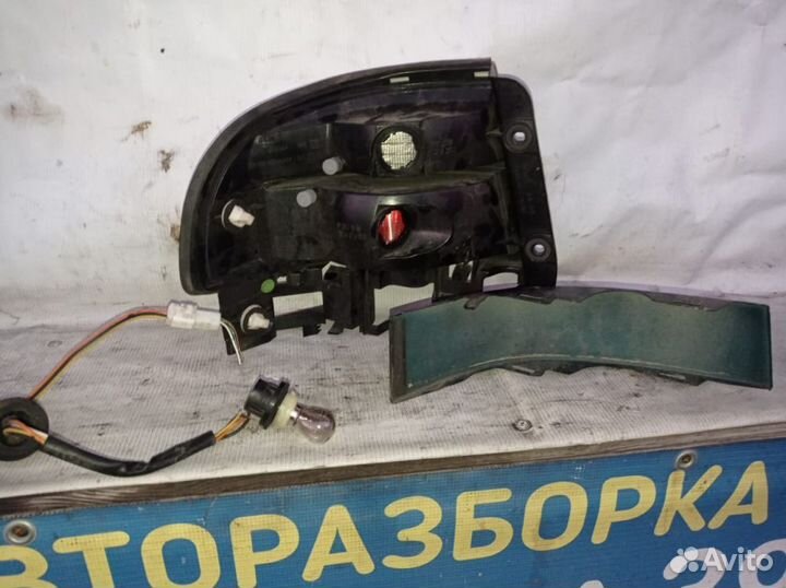 Toyota Carina E фонарь задний правый седан