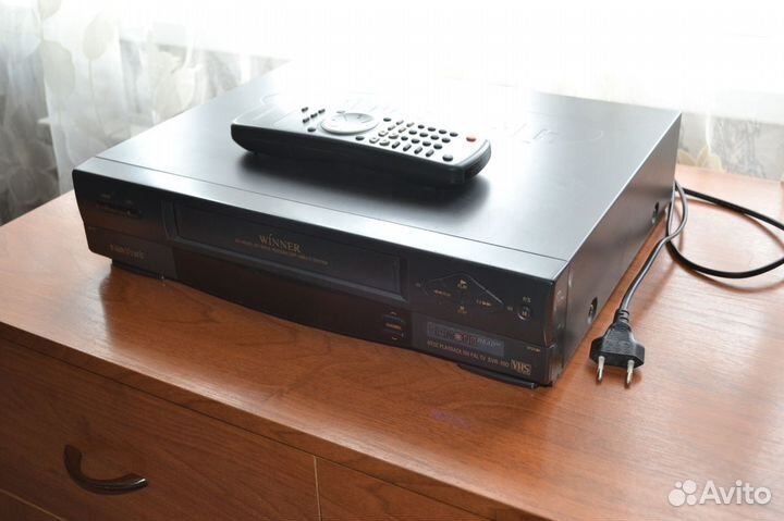 Видеомагнитофон Samsung SVR-700