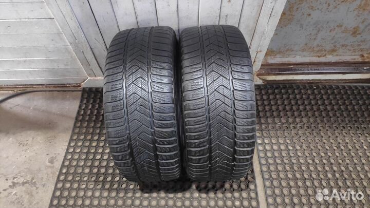 Pirelli Winter Sottozero 3 235/40 R19 96V