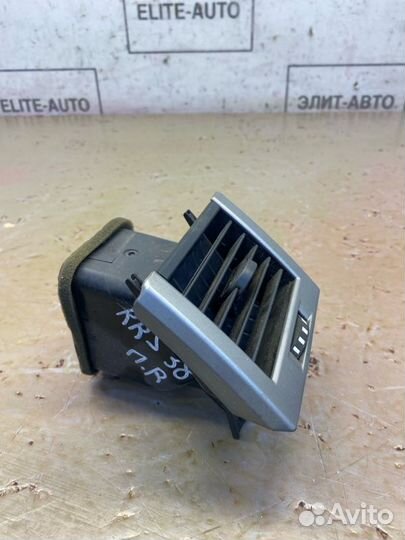 Воздуховод передний правый Lr Range Rover Sport