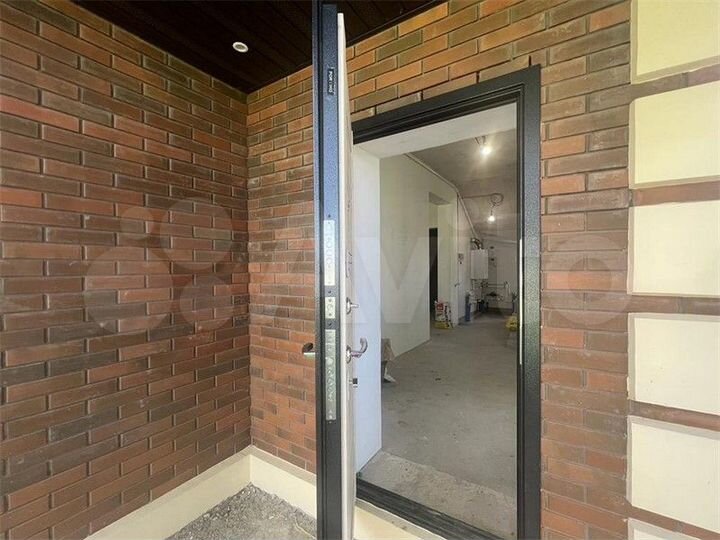 Дом 290 м² на участке 10,5 сот.