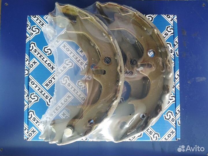 Колодки барабанные ручника Toyota Camry/Avensis